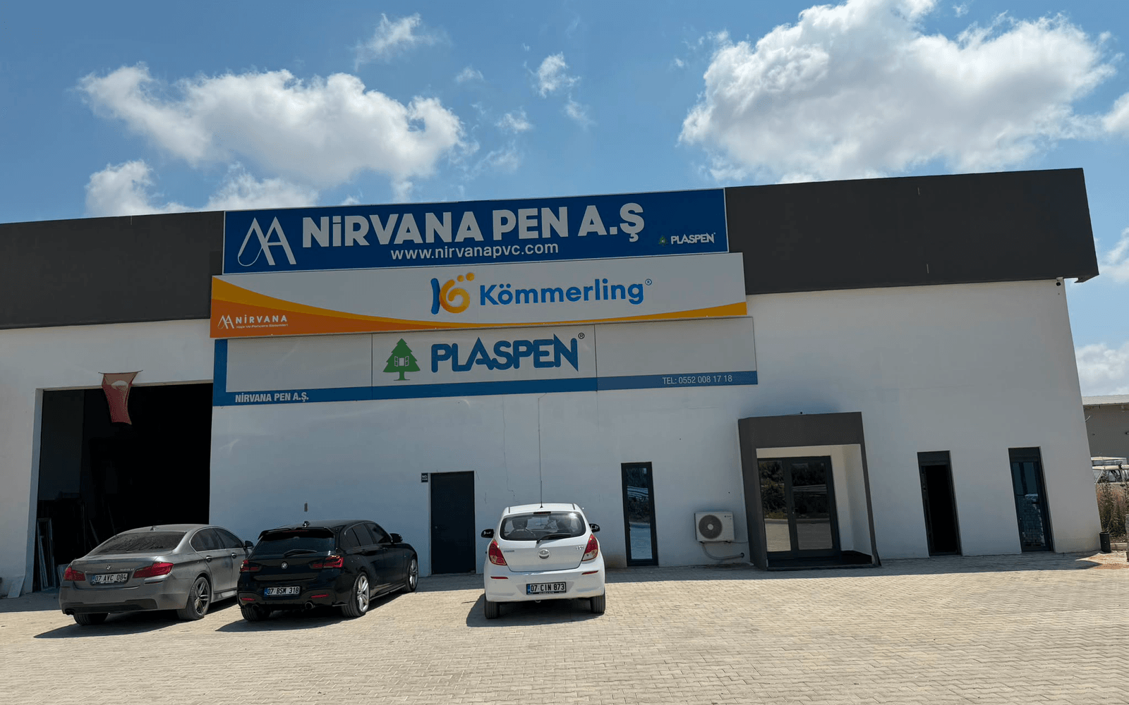 Kepez Antalya'daki Nirvana Pen tesisinin ön cephesi ve giriş alanı